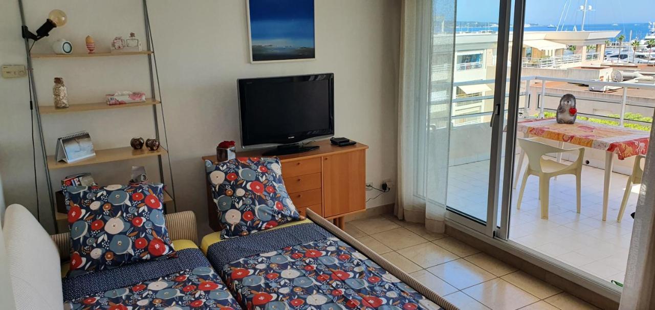 Standing Vue Mer Entre Cannes Et Antibes Golfe-Juan Luaran gambar
